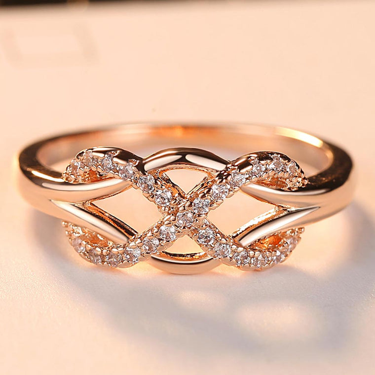 Beiver New Cubic Zirconia Crystal Infinite Rings For Women Fashion Design Statement Rose Gold Color Ring Wedding Jewelry
